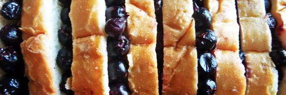 хлебная шарлотка яблочно-ягодная