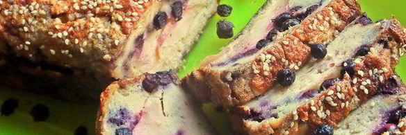 хлебная шарлотка яблочно-ягодная