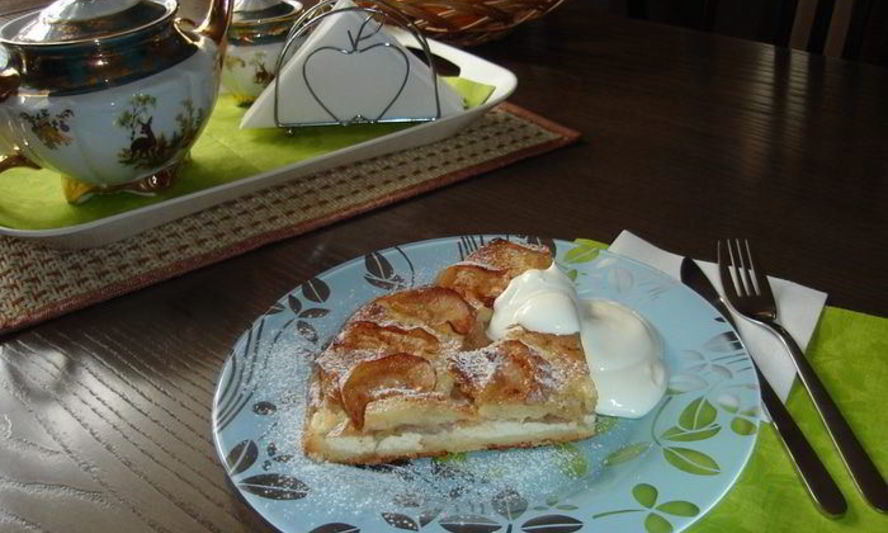 Рецепт классической шарлотки с яблоками и творогом