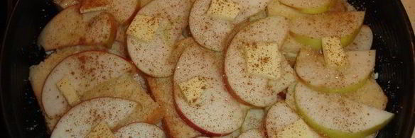 классическая шарлотка с яблоками и творогом