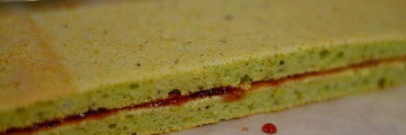 клубнично-фисташковая шарлотка