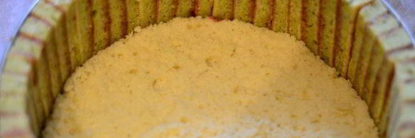 клубнично-фисташковая шарлотка