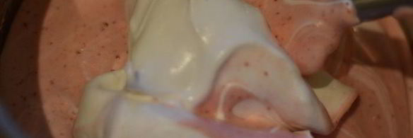 клубнично-фисташковая шарлотка