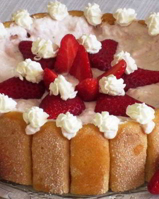 Клубнично-творожная шарлотка