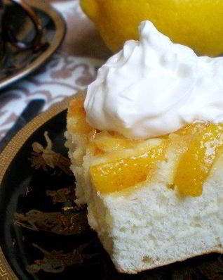 Шарлотка с лимоном