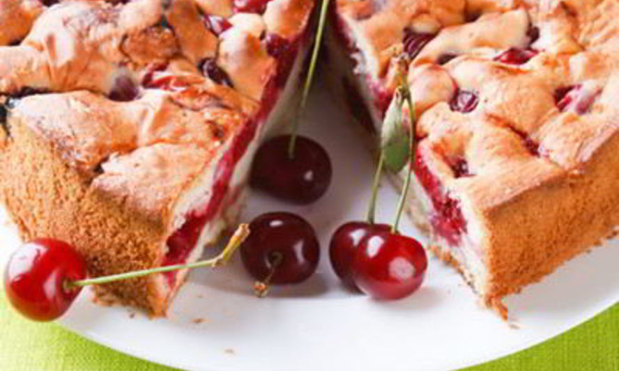 Рецепт шарлотки с вишней