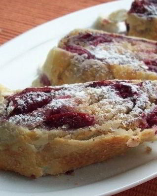 Вишневый штрудель