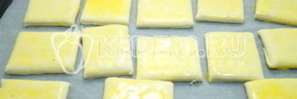 слойки из слоеного теста ореховые