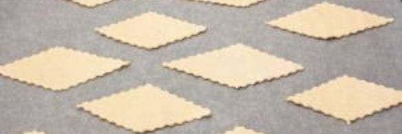 слойки с брусникой