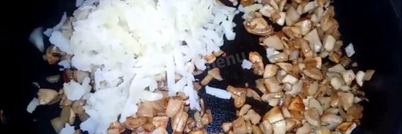 слойки с картофелем и грибами из слоеного теста