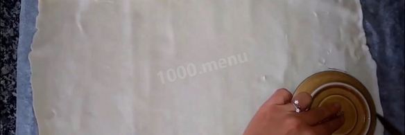 слойки с картофелем и грибами из слоеного теста