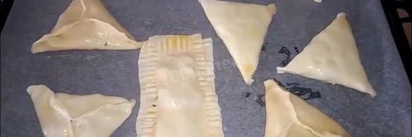 слойки с картофелем и грибами из слоеного теста