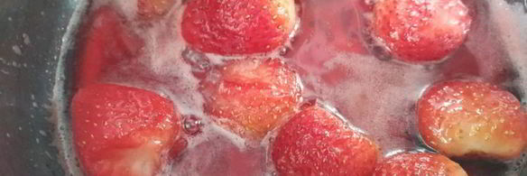 слойки с клубникой