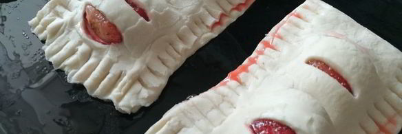 слойки с клубникой