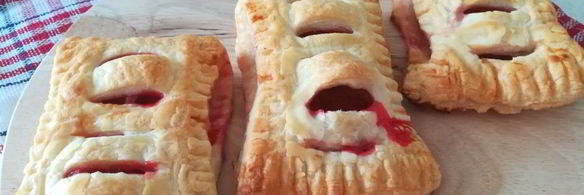 слойки с клубникой