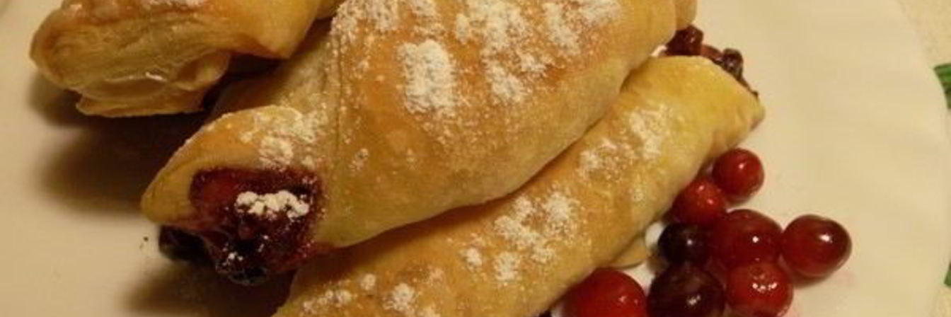 Слойки с клюквой