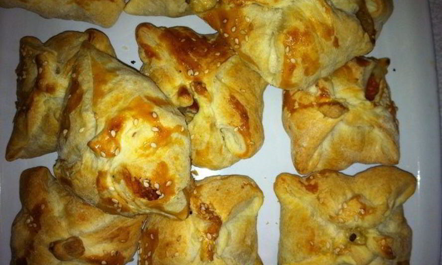 Рецепт слоек с курицей и помидорами