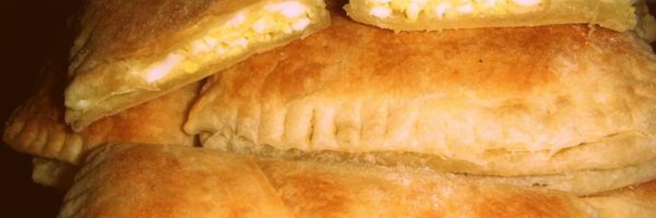 Слойки с сыром и яйцом