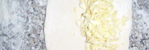 слойки с сыром и яйцом