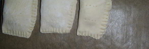 слойки с сыром и яйцом