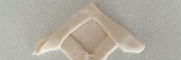 слойки с творогом и сливой