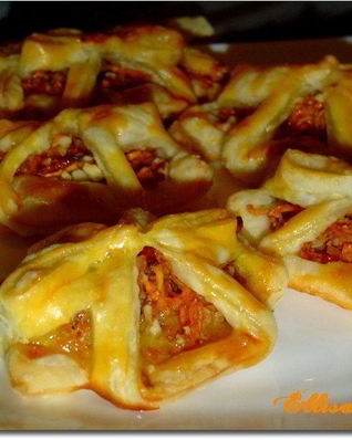 Слойки с тыквенно-ореховой начинкой