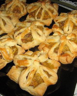 Слойки с тыквой и грецким орехом