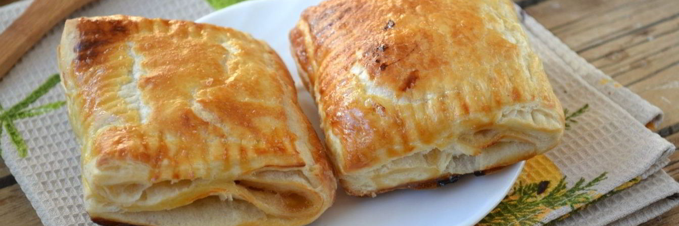 Слойки с вареньем из слоеного теста