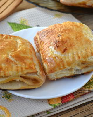 Слойки с вареньем из слоеного теста