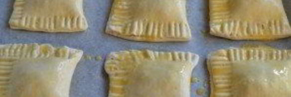 слойки с вареньем из слоеного теста