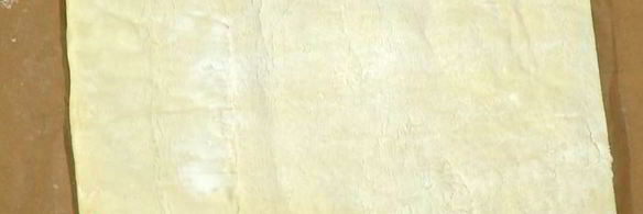 слойки с вишней и белым шоколадом