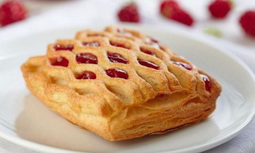 Рецепт слоек с вишней из бездрожжевого теста