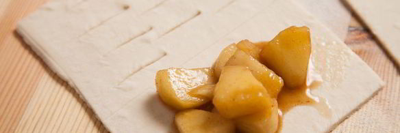 слойки с яблоками