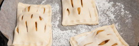 слойки с яблоками