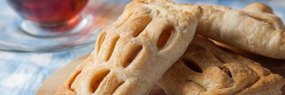 слойки с яблоками