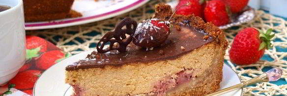 карамельный сырник с клубникой