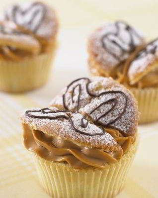 Сырники с бананом и молочным соусом