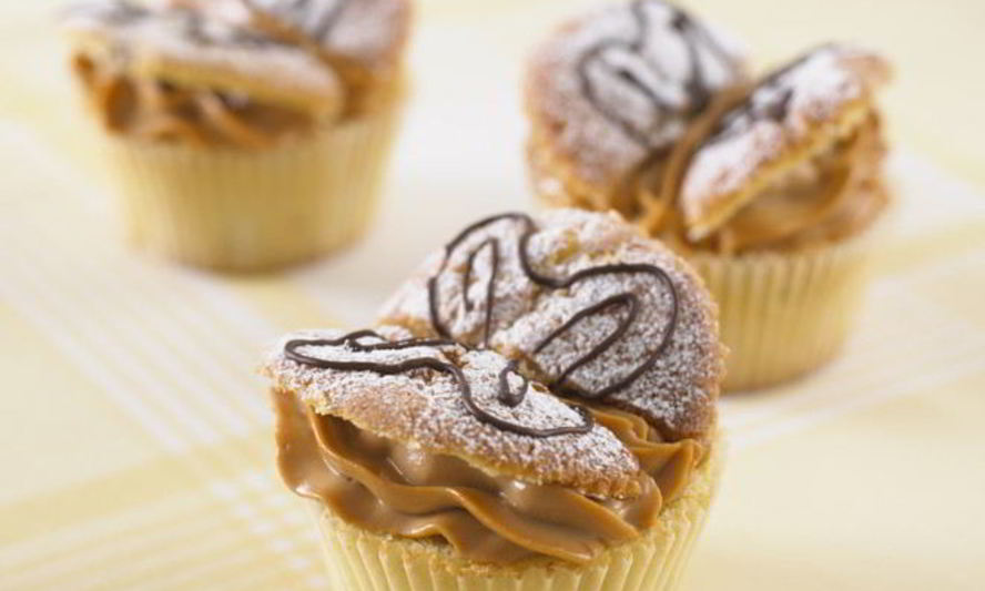 Рецепт сырников с бананом и молочным соусом