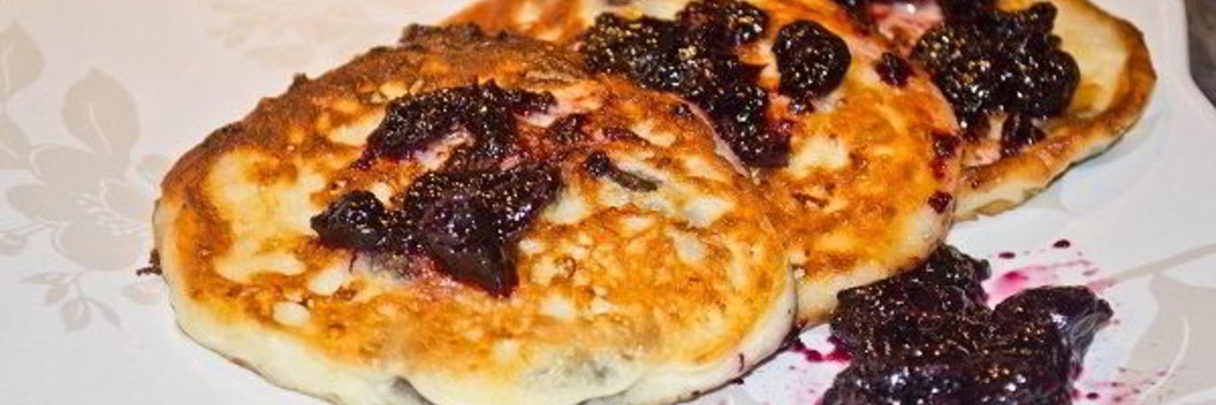 Сырники с клюквой и изюмом