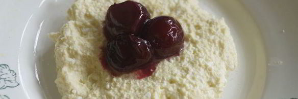 сырники с медовыми вишнями