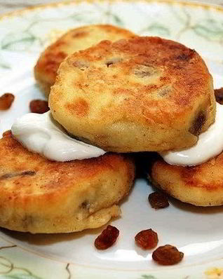 Сырники с яблоком и сухофруктами