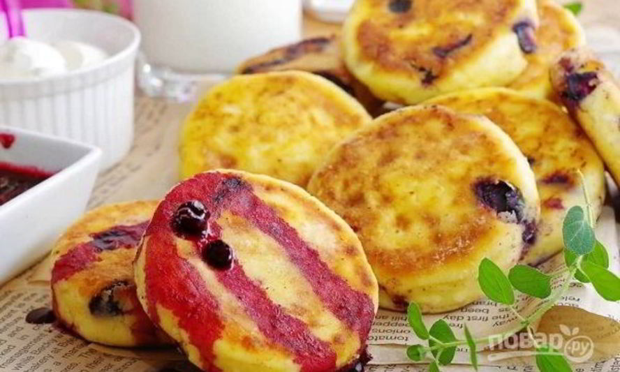 Рецепт сырников с ягодами