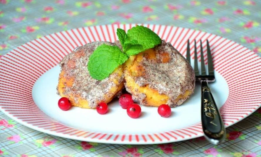 Рецепт сырников в духовке под сметанным соусом