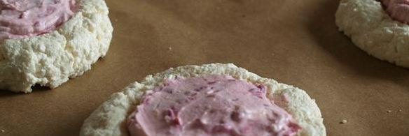 сырники в духовке с ягодной начинкой