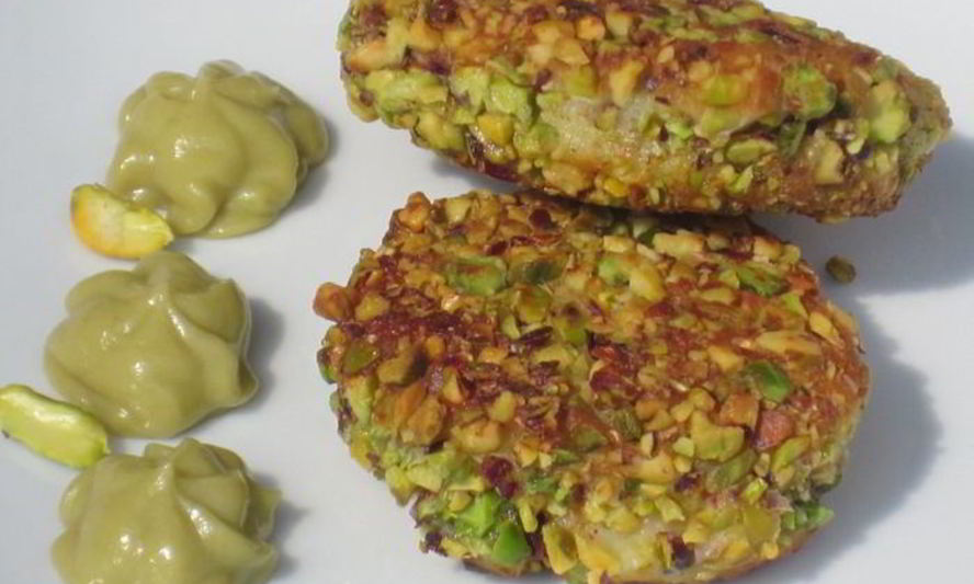 Рецепт сырников в ореховой панировке с фисташковым кремом