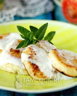 Сырники в сметанном соусе