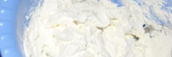 творожник с белым шоколадом и курагой