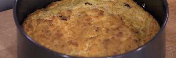 творожник с миндалем и вяленой вишней