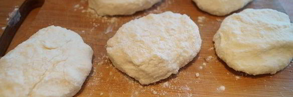 ванильные сырники с шоколадным соусом