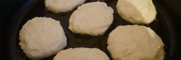 ванильные сырники с шоколадным соусом